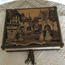 Ancien COFFRET Poupée
