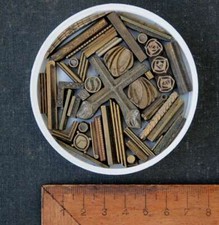 Lot de fers à dorer plaque