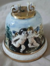 Cloche en porcelaine