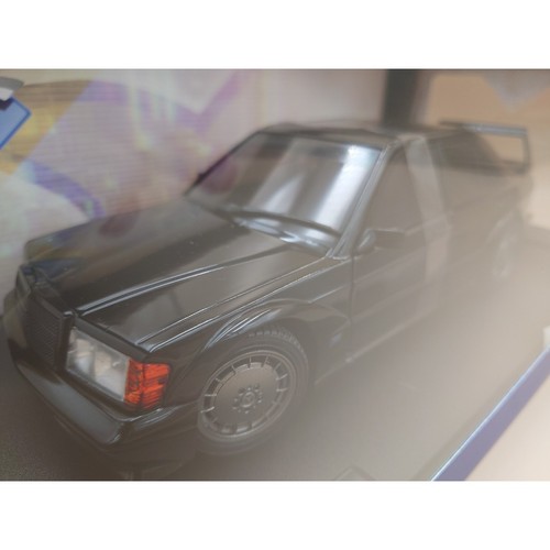 Mercedes benz 190 w201 - 1/18,
