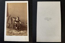 Disdéri, Paris, Petite fille et sa corde à sauter Vintage albumen print CDV 