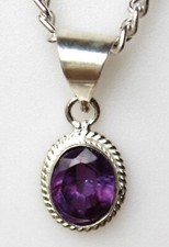 Alexandrite Pourpre de 6,50 ct - Certificat AGI -Pendentif Argent 925 + Chaîne