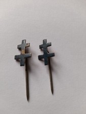 lot 2 insignes broches