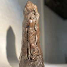 Sculpture femme en bronze fait
