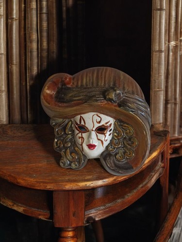 Masque vénitien ancien