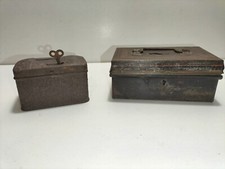 ANCIENNE TIRELIRE METAL /
