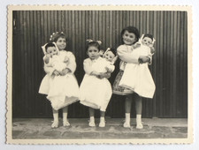 3 filles et leur poupée dans les bras étrange creepy - Photo ancienne snapshot