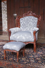 Imposant grand fauteuil avec tabouret style baroque Louis XV d'un château