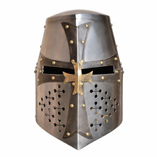 Grand casque de chevalier en