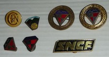 Lot d'anciens insignes métal émaillé, SNCF AMCF Chemin de fer train, bouton