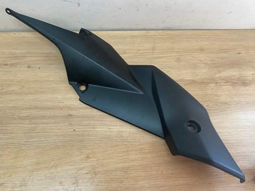 Cache carenage plastique - un,