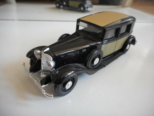 Solid 1934 renault - solid,
