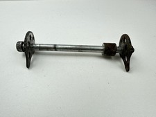 AXE DE ROUE ARRIERE YAMAHA SR 125 1996-2000
