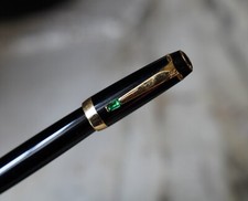 STYLO ROLLER MONTBLANC BOHEME RESINE NOIRE & PL. OR- PIERRE VERTE - RARE VERSION