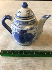 ANCIENNE THEIERE ASIATIQUE CERAMIQUE PORCELAINE