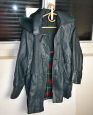 Manteau Veste trench coat cuir et col fourrure vert vintage
