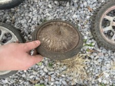 VOITURE A PEDALES ?? / Pedal car ?? - ROUE / Wheel