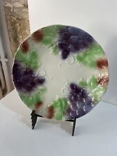 Ancienne assiette en barbotine Décors grappe de raisin Collection Deco Majolica