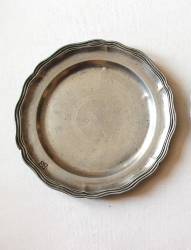 Assiette étain massif - en,