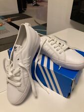 baskets homme modèle Adidas Superstar W, blanche cuir, bordure vert,rose pale-44