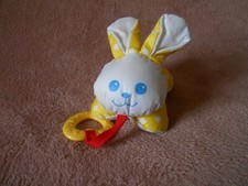 Doudou lapin jaune blanc