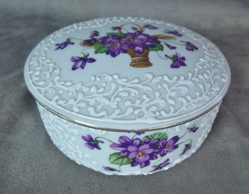 Bonbonniere porcelaine de - en,