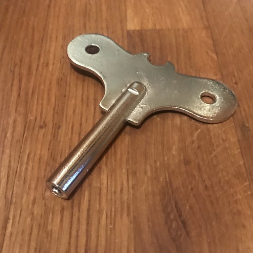 Clef nickelé pour - , sous-marin