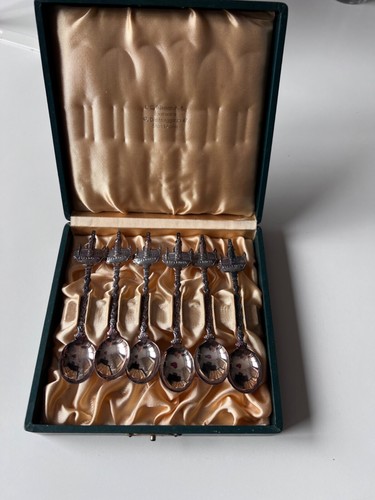 Coffret cuillères à - de,
