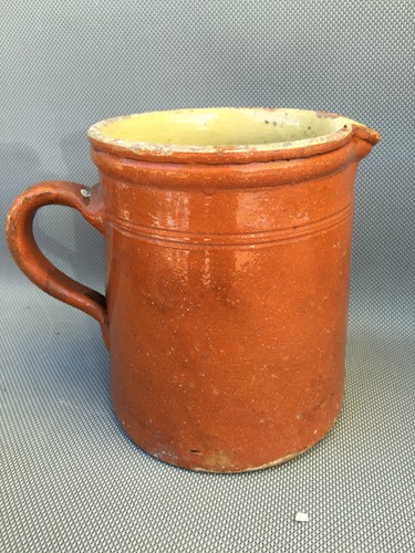 Ancien pichet terre - en,