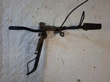 REPOSE PIED AVANT AVEC BEQUILLE  YAMAHA 125 YBR 2007 (injection)