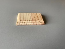 socle  en bois brut pour