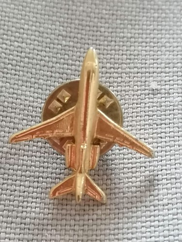 Pin broche doré avion - pin's,