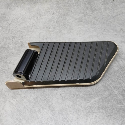 Repose pieds gauche honda - pieds,