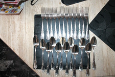 ménagère 24 pièces très