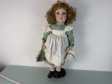 Poupée d'artiste poupée de collection en porcelaine 62 cm. Excellent état