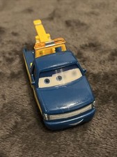 Voiture miniature métal Cars Disney Pixar dépanneuse piston cup