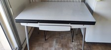 Table Formica bleue vintage années 60 avec 2 rallonges . Collector. Bon etat