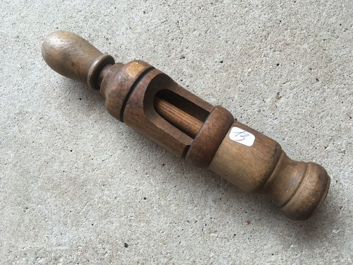Old tool outil - old,