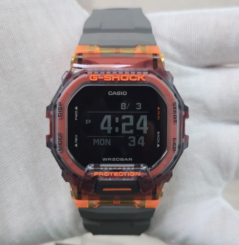 Montre numérique pour homme