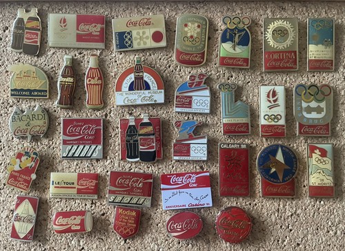 Lot pin coca - cola,, soda
