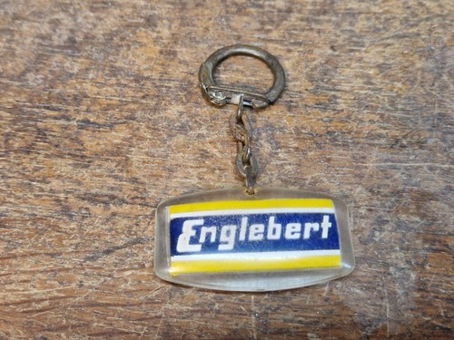 Ancien porte clé - , pneu