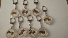 Série de 8 Porte-clés Huile Automobile BRET-OIL différents Keychain Vintage 60'