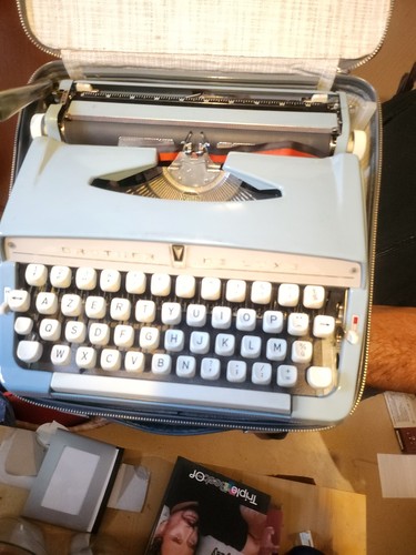 Machine écrire portable - écrire,