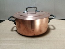 UN FAITOUT AVEC COUVERCLE  EN CUIVRE MASSIF DE 28 CM