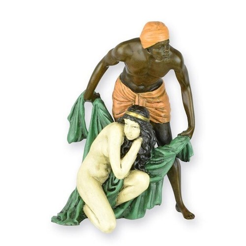Sculpture homme protégant - , une
