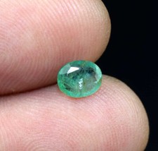 0.75 Cts. Pierre précieuse en