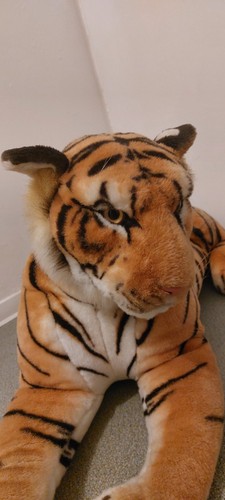 Peluche tigre allongé grand