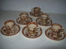 Six tasses à café soucoupes