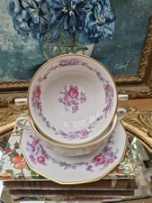 Paire De Tasses À Bouillon