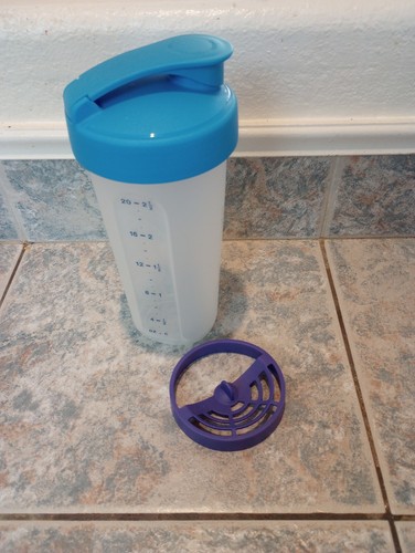 New tupperware quick shake - new!!,